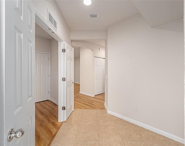 4570 Sw 52nd Circle - Photo Thumbnail 4
