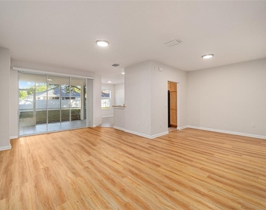 4570 Sw 52nd Circle - Photo Thumbnail 6