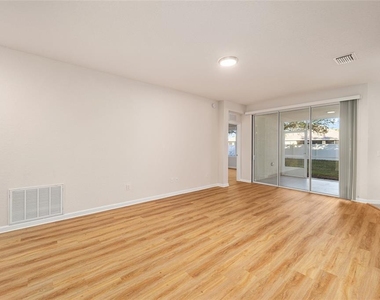 4570 Sw 52nd Circle - Photo Thumbnail 7