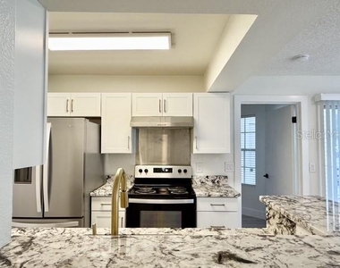 11594 Westwood Boulevard - Photo Thumbnail 6