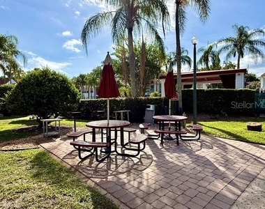 11594 Westwood Boulevard - Photo Thumbnail 28