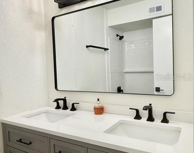 11594 Westwood Boulevard - Photo Thumbnail 11