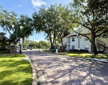 11594 Westwood Boulevard - Photo Thumbnail 34