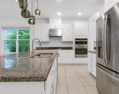 901 Sabal Breeze Lane - Photo Thumbnail 7