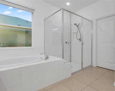 901 Sabal Breeze Lane - Photo Thumbnail 12