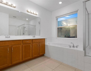 901 Sabal Breeze Lane - Photo Thumbnail 11