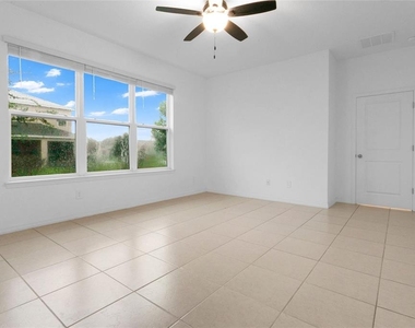 901 Sabal Breeze Lane - Photo Thumbnail 10