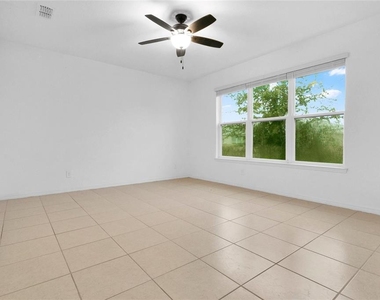 901 Sabal Breeze Lane - Photo Thumbnail 9