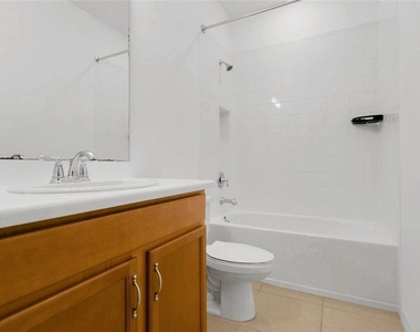 901 Sabal Breeze Lane - Photo Thumbnail 19