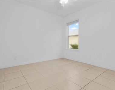 901 Sabal Breeze Lane - Photo Thumbnail 16