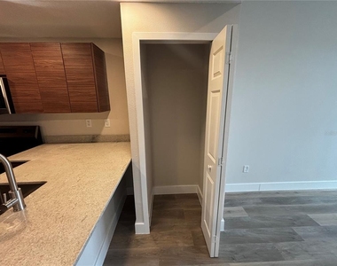 4424 S Texas Avenue - Photo Thumbnail 15