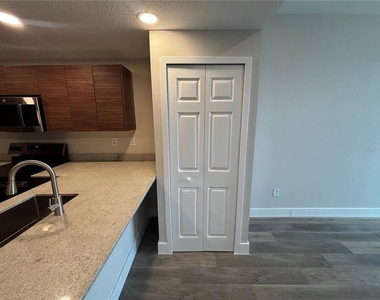 4424 S Texas Avenue - Photo Thumbnail 17