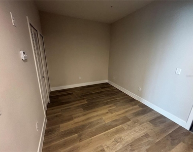 4424 S Texas Avenue - Photo Thumbnail 10