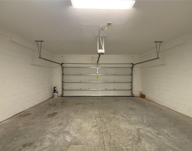 10009 Eagle Rock Alley - Photo Thumbnail 32