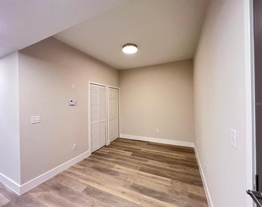 4424 S Texas Avenue - Photo Thumbnail 1