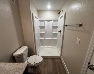 4424 S Texas Avenue - Photo Thumbnail 6