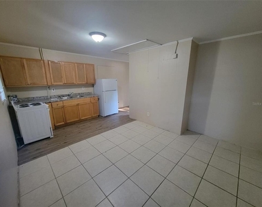 729 E Carolina Avenue - Photo Thumbnail 2
