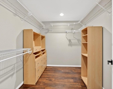 157 Alhambra Avenue - Photo Thumbnail 29