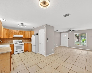 157 Alhambra Avenue - Photo Thumbnail 12