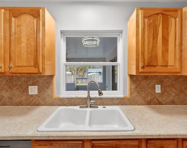 157 Alhambra Avenue - Photo Thumbnail 8