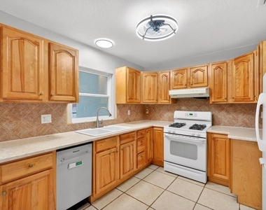 157 Alhambra Avenue - Photo Thumbnail 6
