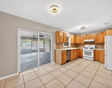 157 Alhambra Avenue - Photo Thumbnail 5