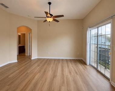 2210 San Jacinto Circle - Photo Thumbnail 10