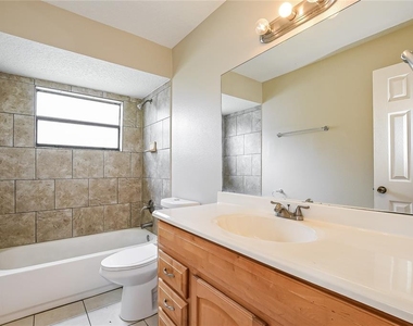 224 Cobalt Drive - Photo Thumbnail 12
