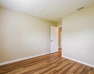 224 Cobalt Drive - Photo Thumbnail 11