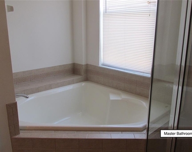 3838 Golden Knot Drive - Photo Thumbnail 7