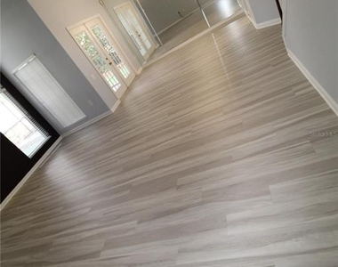 6031 Bay Valley Court - Photo Thumbnail 7
