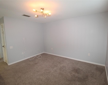 6031 Bay Valley Court - Photo Thumbnail 14