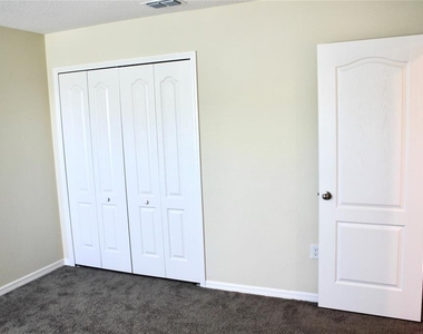 4723 Coral Castle Drive - Photo Thumbnail 14