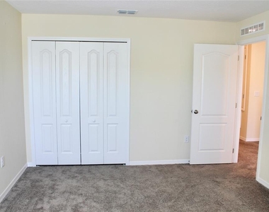 4723 Coral Castle Drive - Photo Thumbnail 16
