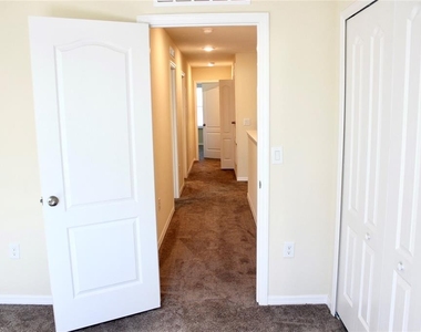 4723 Coral Castle Drive - Photo Thumbnail 10