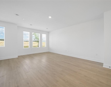 15219 Hamlin Park Drive - Photo Thumbnail 9