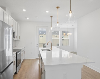 15219 Hamlin Park Drive - Photo Thumbnail 13