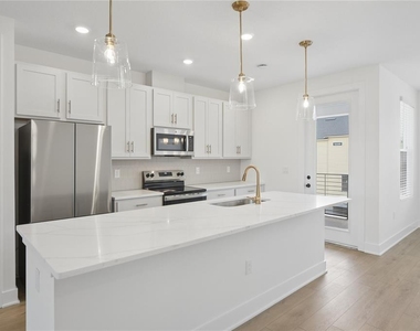 15219 Hamlin Park Drive - Photo Thumbnail 12