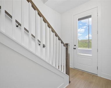 15219 Hamlin Park Drive - Photo Thumbnail 4