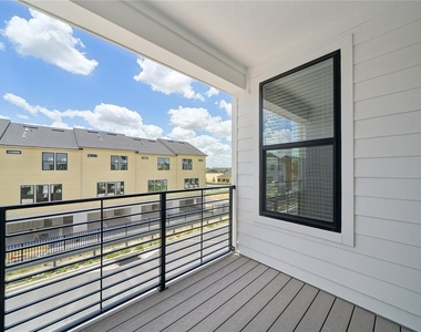 15219 Hamlin Park Drive - Photo Thumbnail 17