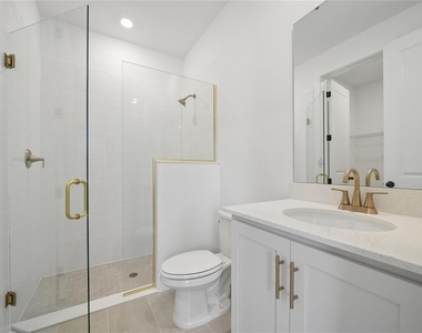 15219 Hamlin Park Drive - Photo Thumbnail 7