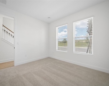 15219 Hamlin Park Drive - Photo Thumbnail 5