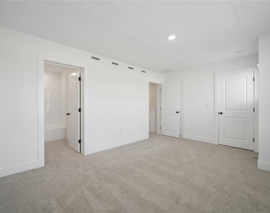 15219 Hamlin Park Drive - Photo Thumbnail 21