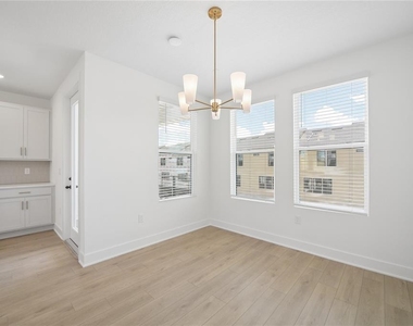 15219 Hamlin Park Drive - Photo Thumbnail 18