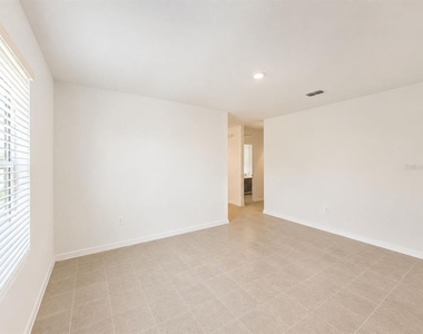 5671 Nispero Way - Photo Thumbnail 11
