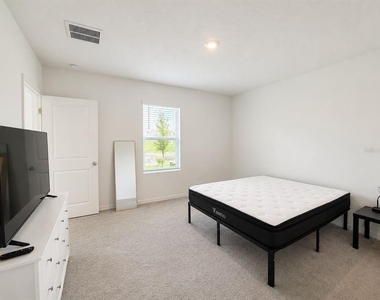 5671 Nispero Way - Photo Thumbnail 12