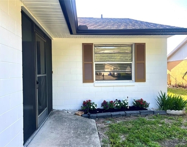 818 Sleepy Harbour Drive - Photo Thumbnail 2