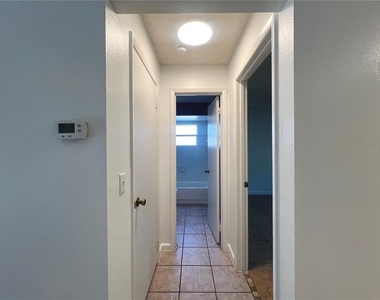 818 Sleepy Harbour Drive - Photo Thumbnail 8