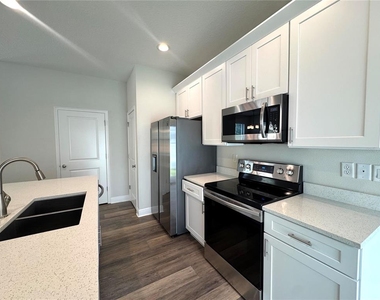 2861 Mayer Street - Photo Thumbnail 7