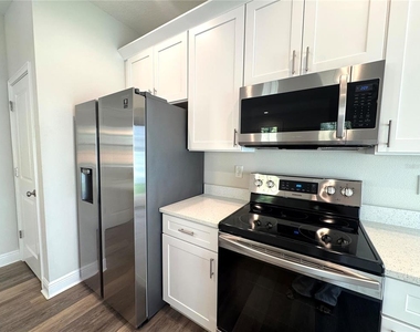 2861 Mayer Street - Photo Thumbnail 10